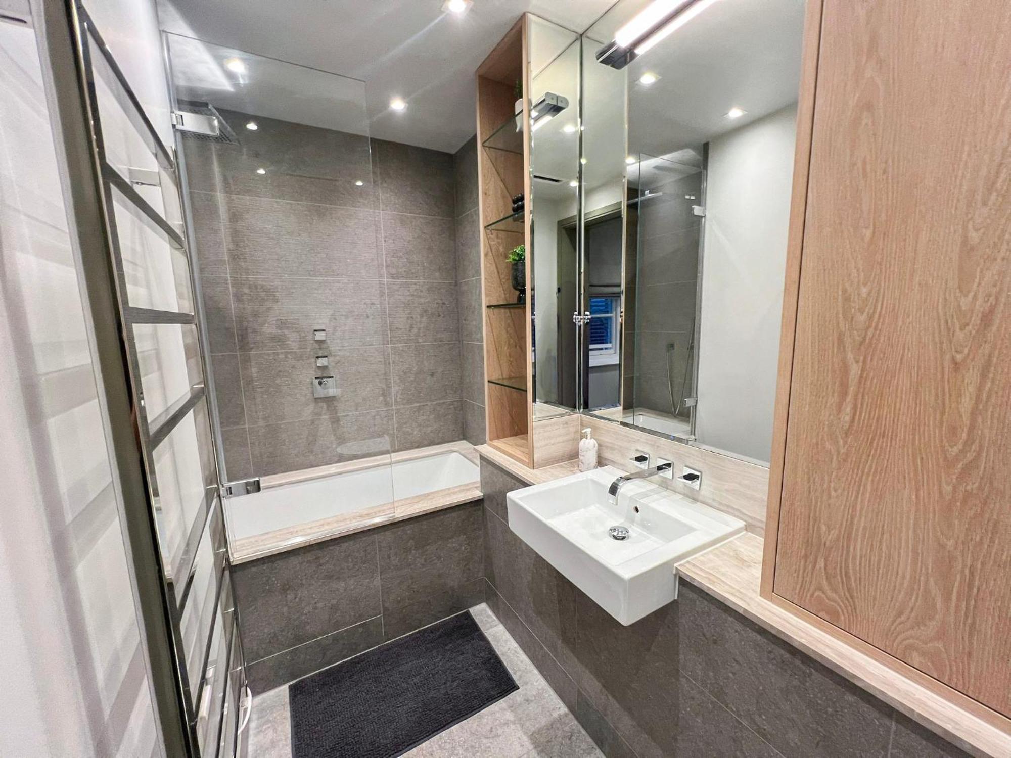 Posh 3 Bedroom Flat With Terrace And Indoor Fireplace In Mayfair, Near Hyde Park Londýn Exteriér fotografie